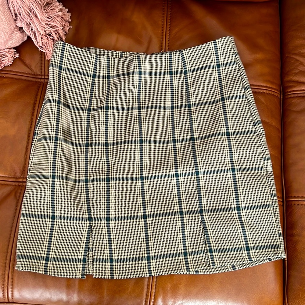 Green and tan plaid mini skirt, size xsmall